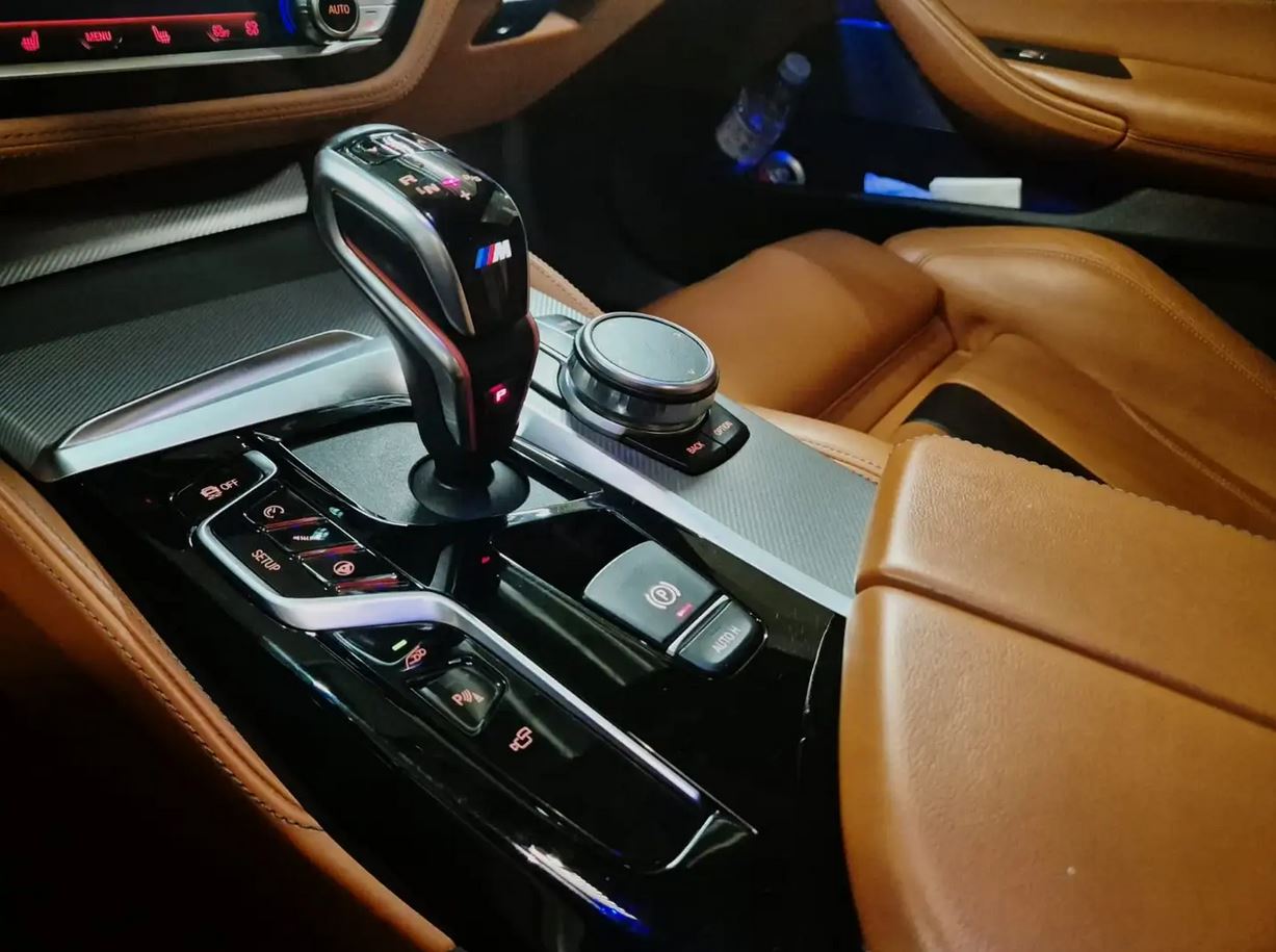 BMW M5 COMPETITION WERKSLACKIERUNG FROZEN BLUE