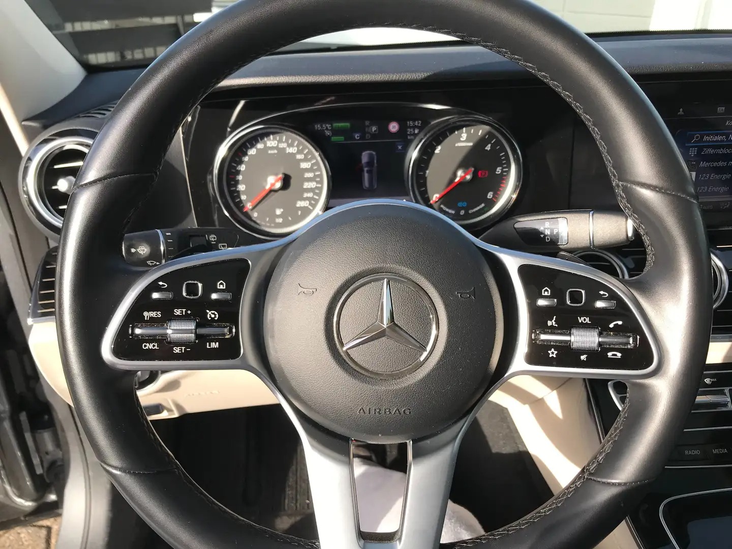 Mercedes-Benz E 300 d T 9G-Tronic Avantgarde Hybrid elekt./ Diesel
