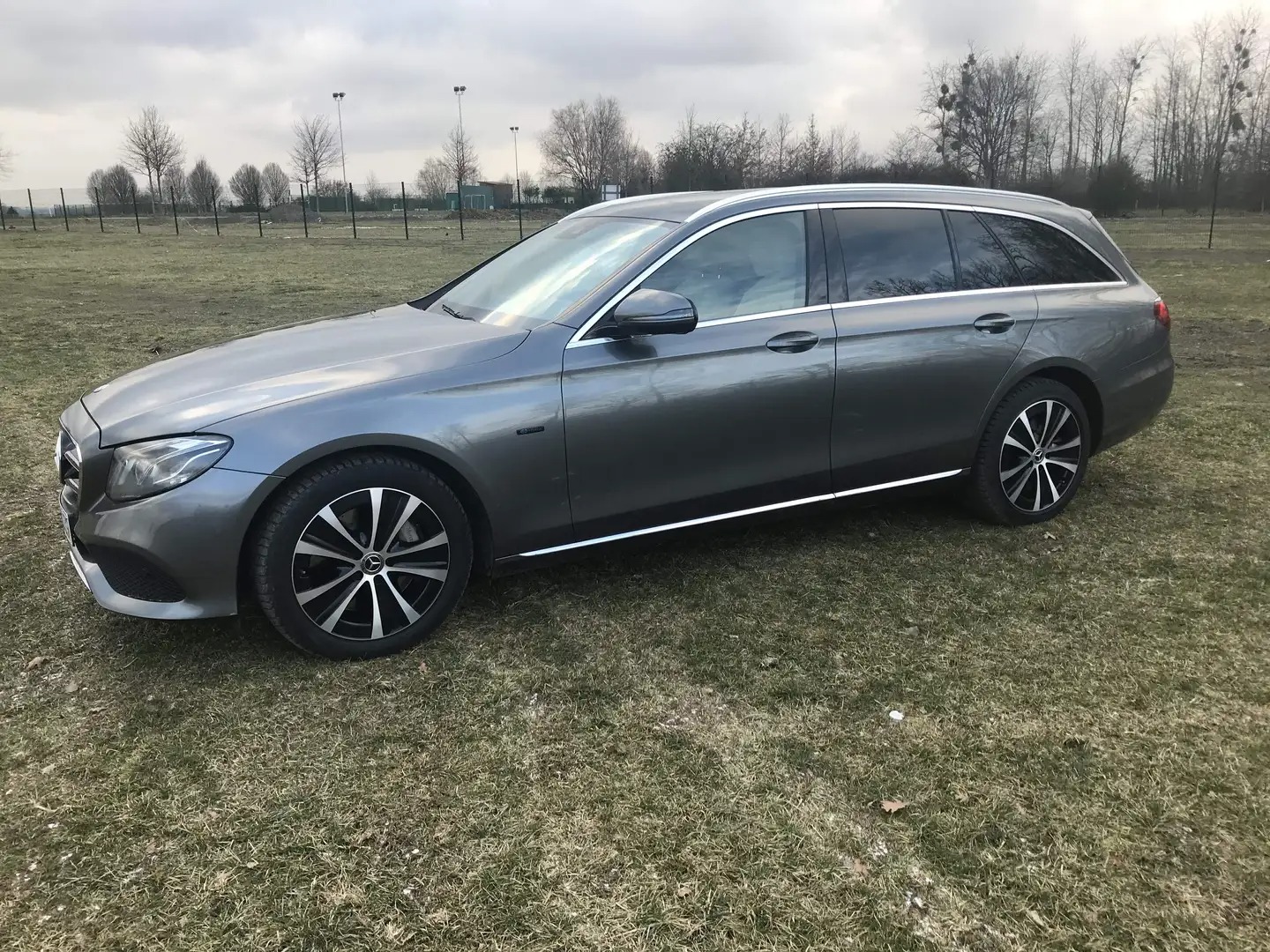 Mercedes-Benz E 300 d T 9G-Tronic Avantgarde Hybrid elekt./ Diesel