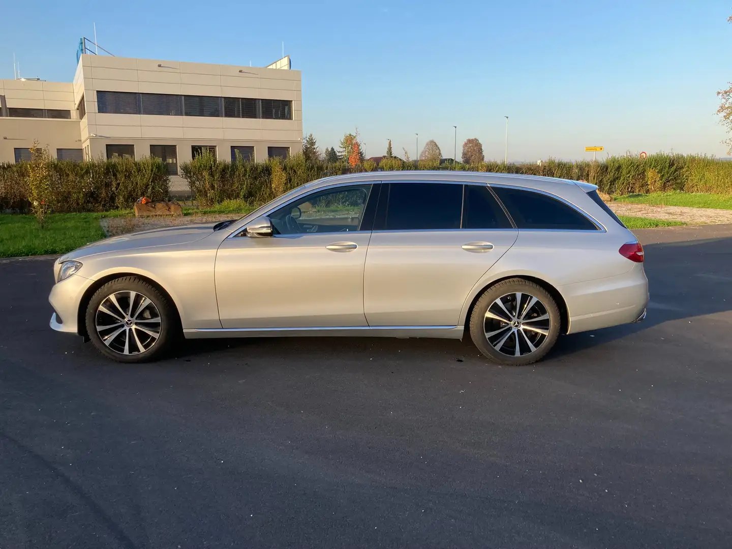 Mercedes-Benz E 400 d T Avantgarde Designio 4MATIC photo 7