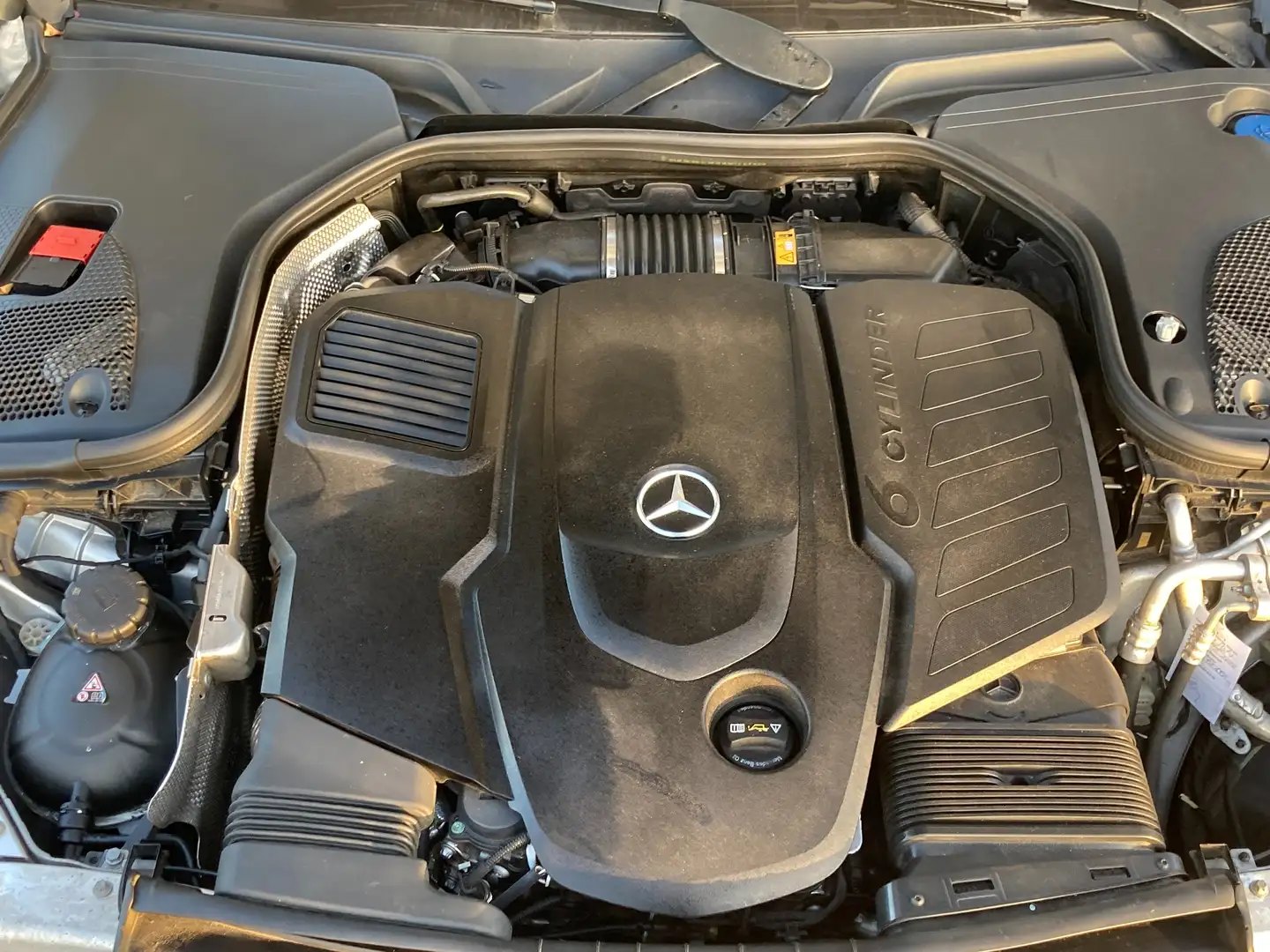 Mercedes-Benz E 400 d T Avantgarde Designio 4MATIC photo 10