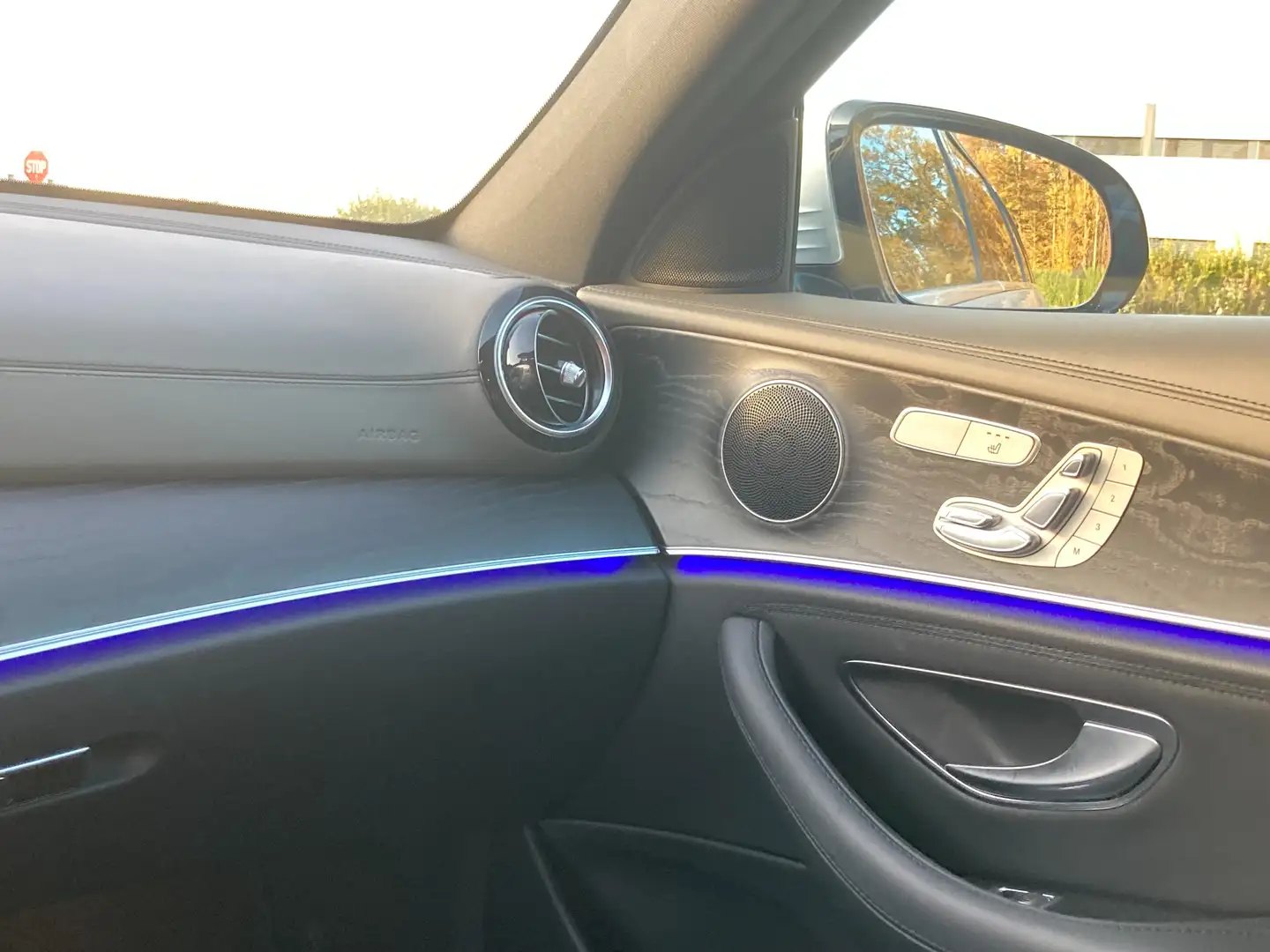 Mercedes-Benz E 400 d T Avantgarde Designio 4MATIC photo 22