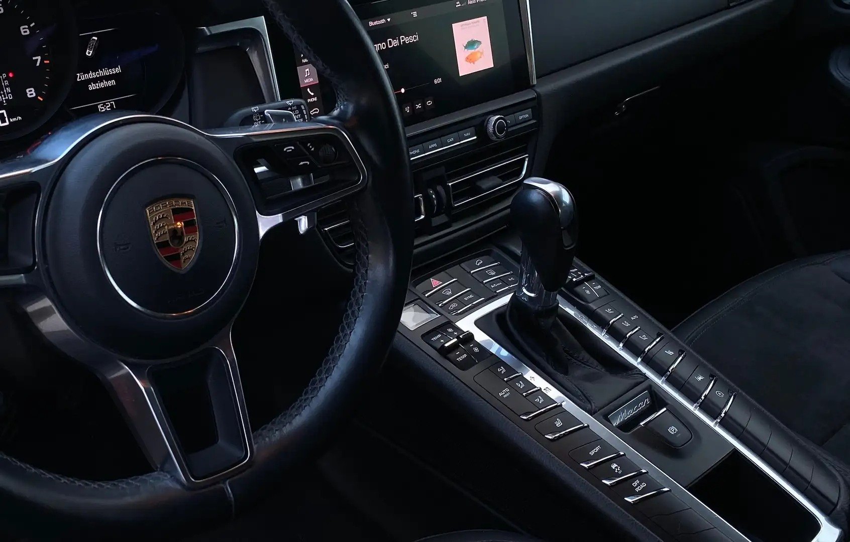 Porsche Macan photo 10