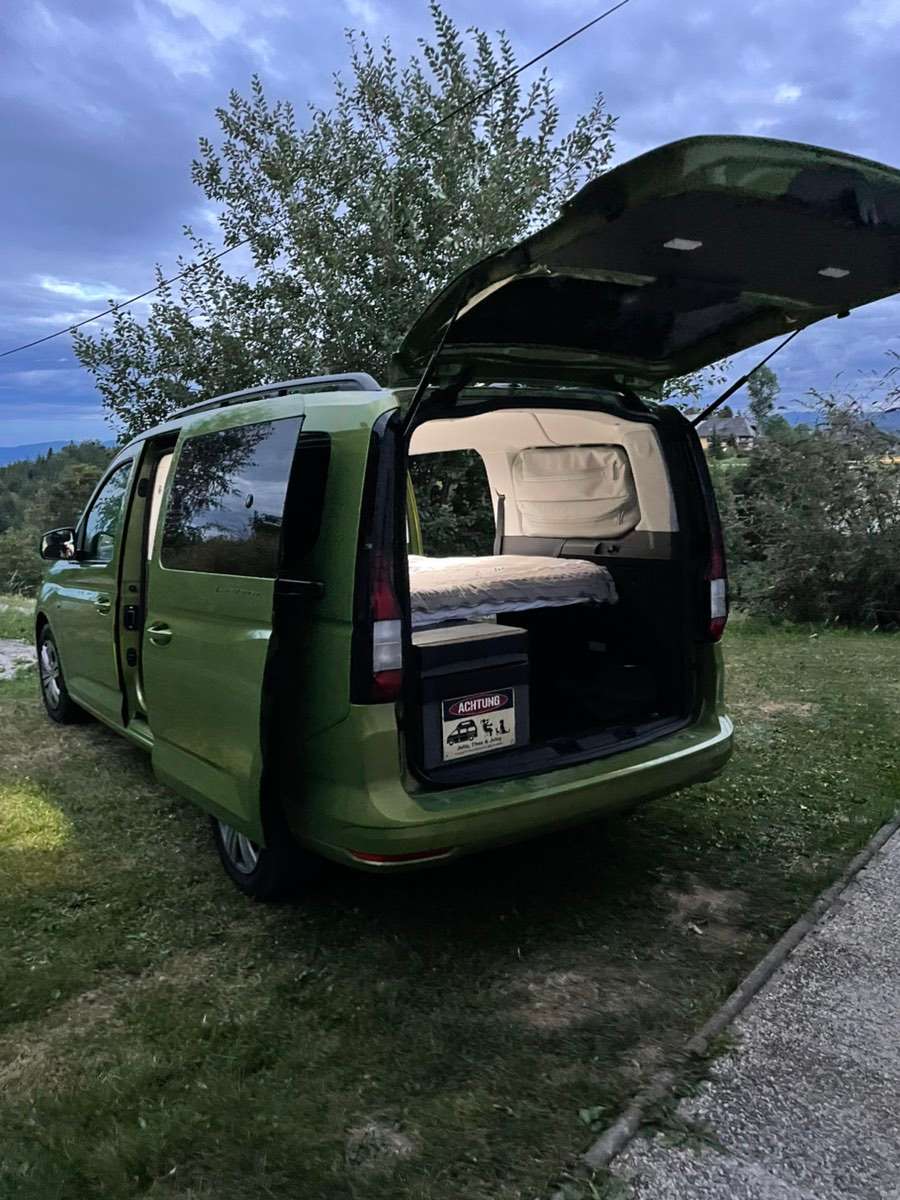 Volkswagen Caddy Maxi 1,5I photo 13