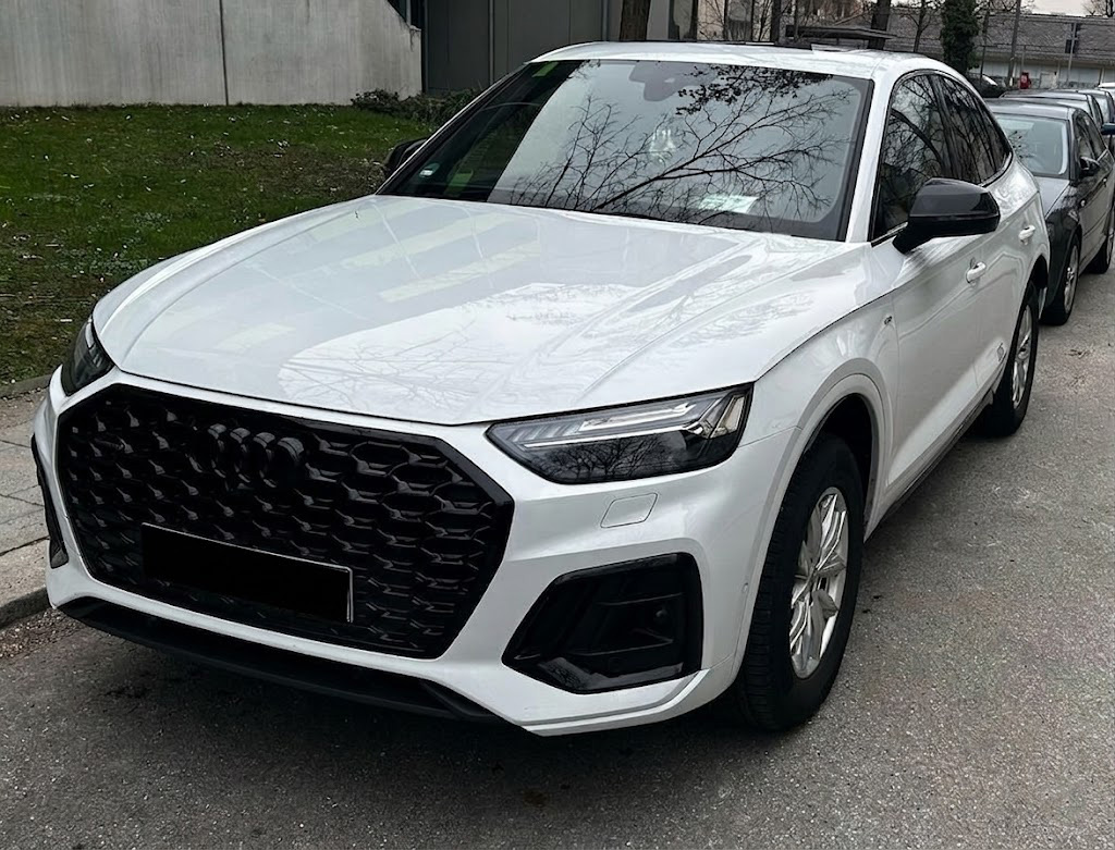 Audi Q5 Sportback 40 TDI S Line photo 2