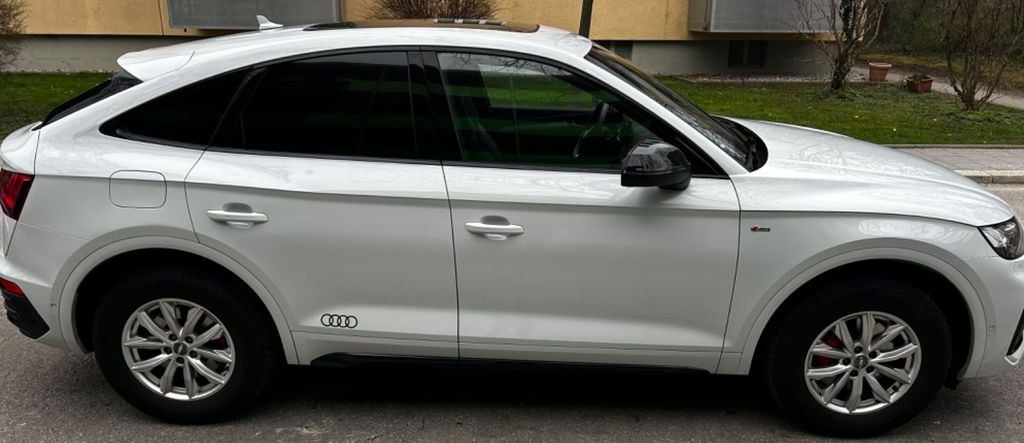 Audi Q5 Sportback 40 TDI S Line photo 6