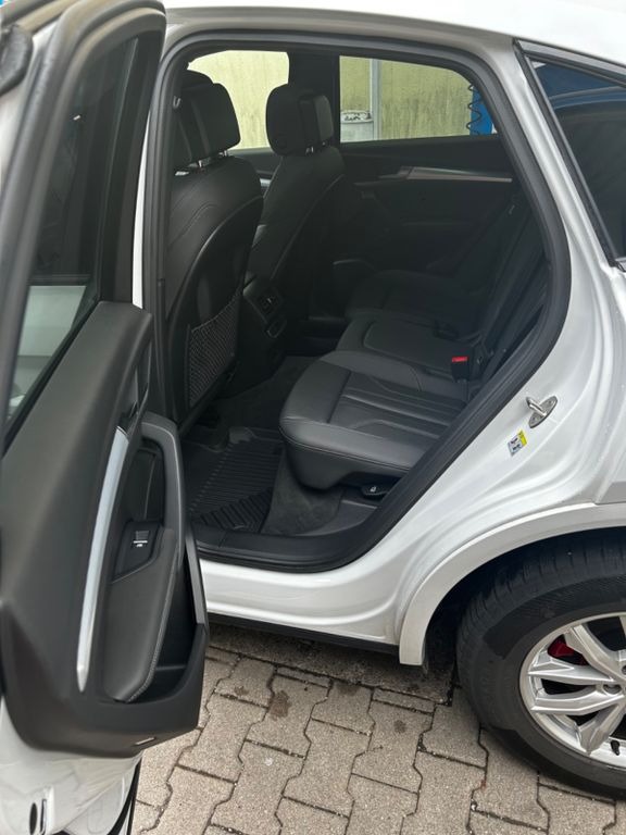 Audi Q5 Sportback 40 TDI S Line photo 8
