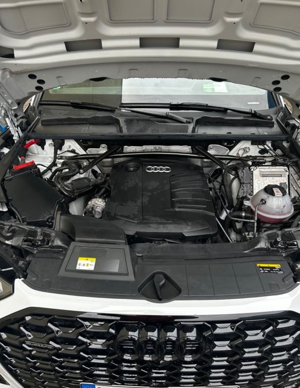Audi Q5 Sportback 40 TDI S Line photo 17
