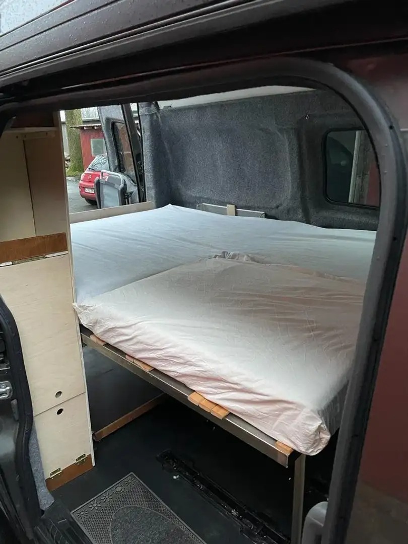 Ford Transit Custom L1H2 Camper photo 16