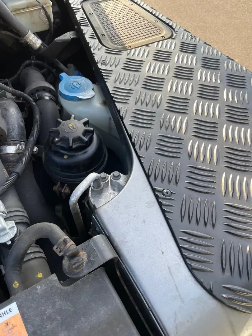 Land Rover Defender 110 DPF Station Wagon LXV photo 8