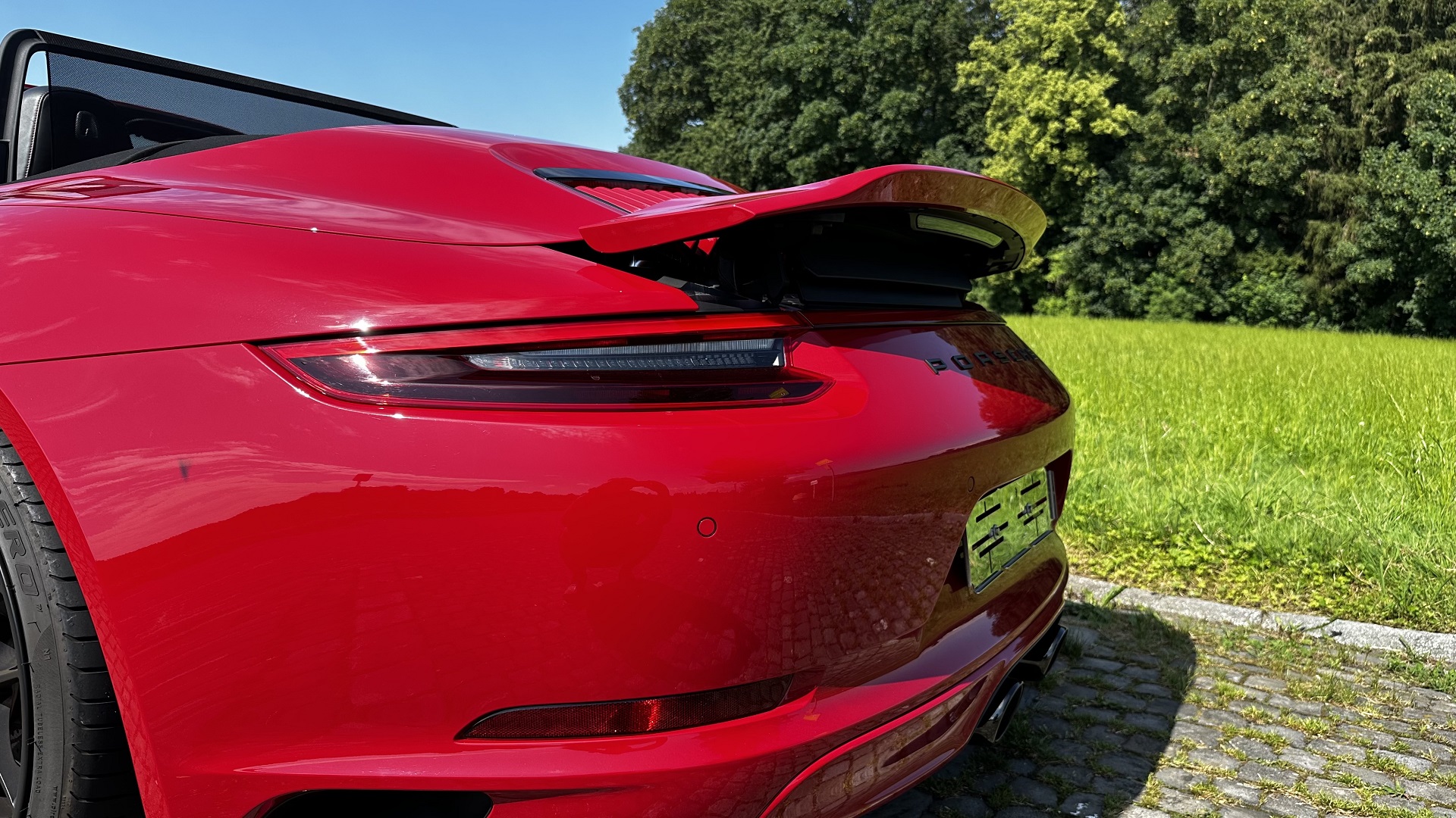 Porsche 911 Carrera 4 GTS Cabrio PDK photo 8