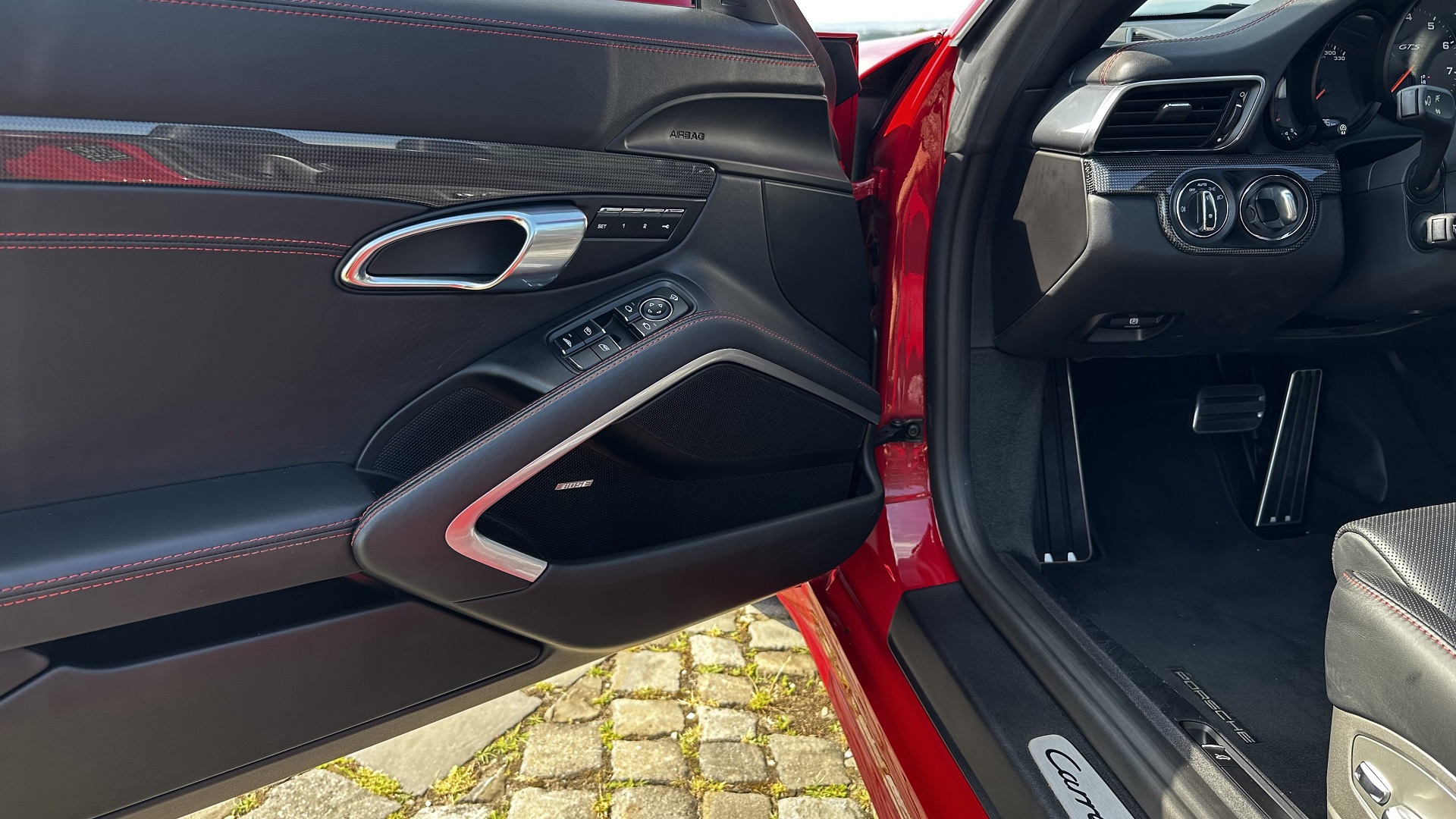 Porsche 911 Carrera 4 GTS Cabrio PDK photo 12