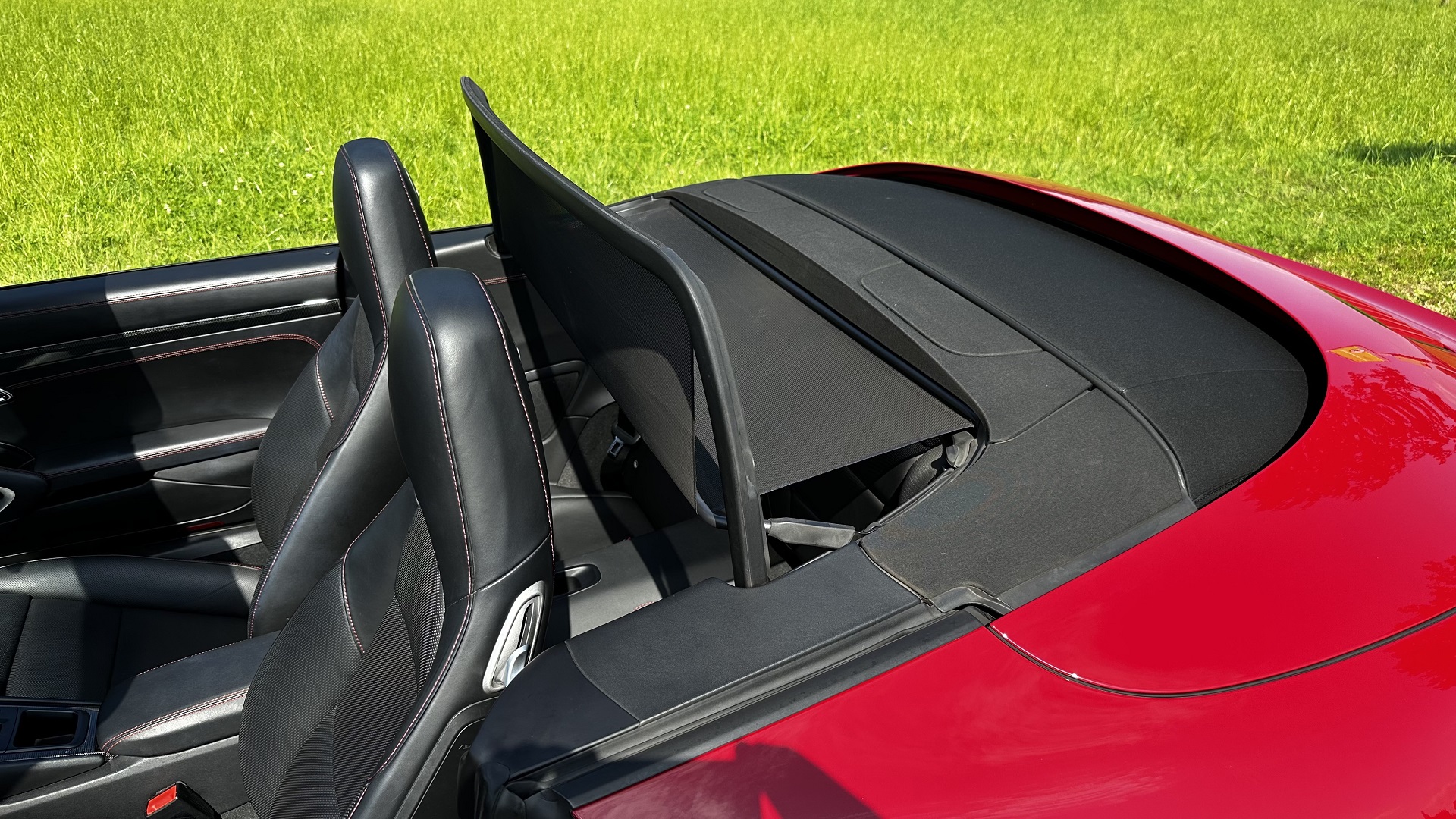 Porsche 911 Carrera 4 GTS Cabrio PDK photo 20