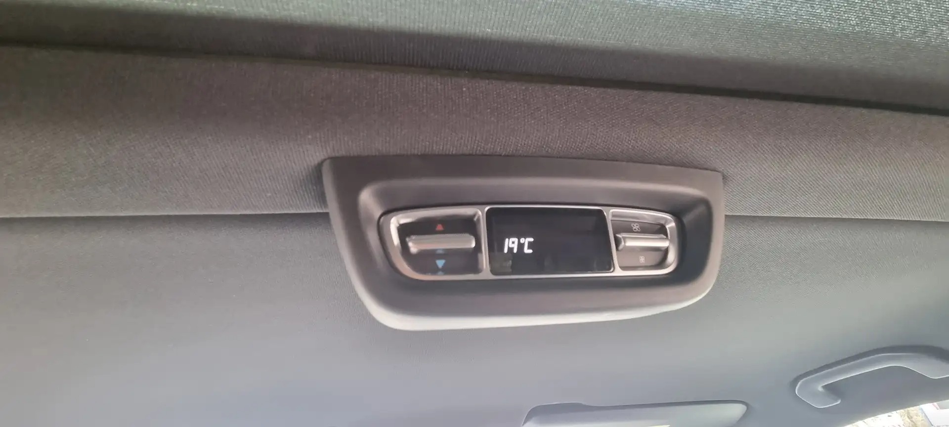 Mercedes-Benz V 300 d Lang 4Matic 9G-TRONIC Edition photo 15