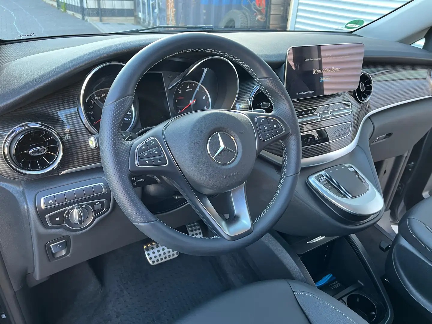 Mercedes-Benz V 250 d Lang 9G-TRONIC Edition photo 8