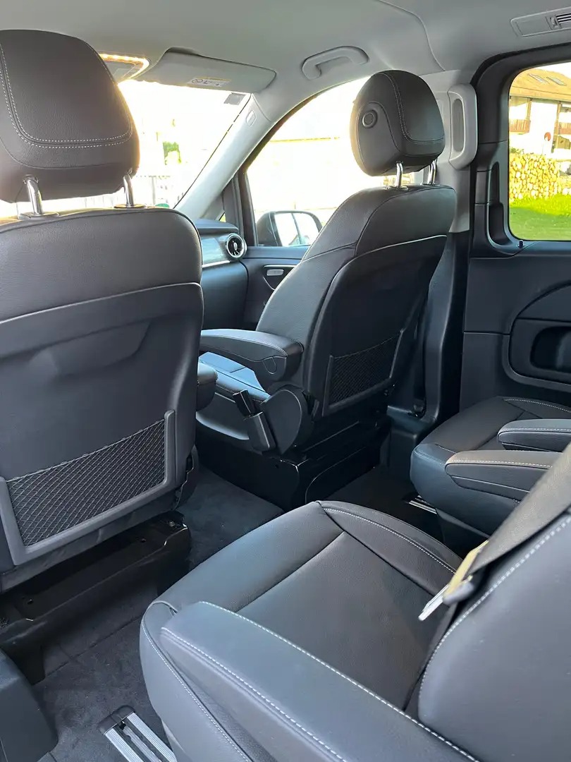 Mercedes-Benz V 250 d Lang 9G-TRONIC Edition photo 12