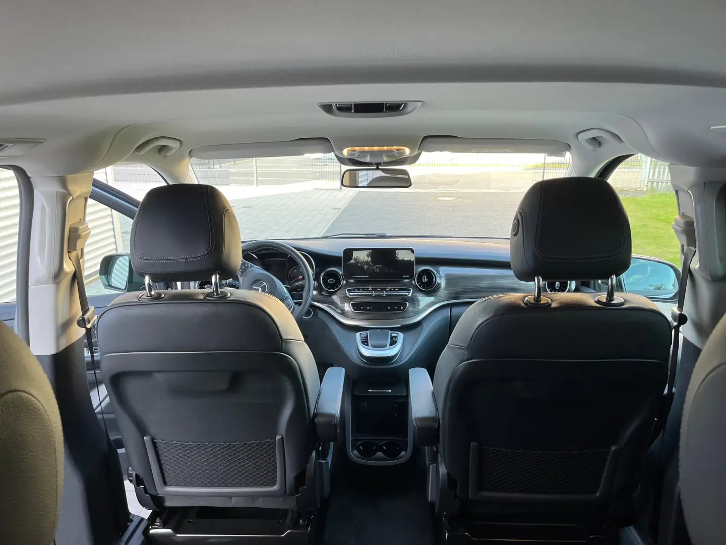 Mercedes-Benz V 250 d Lang 9G-TRONIC Edition photo 13