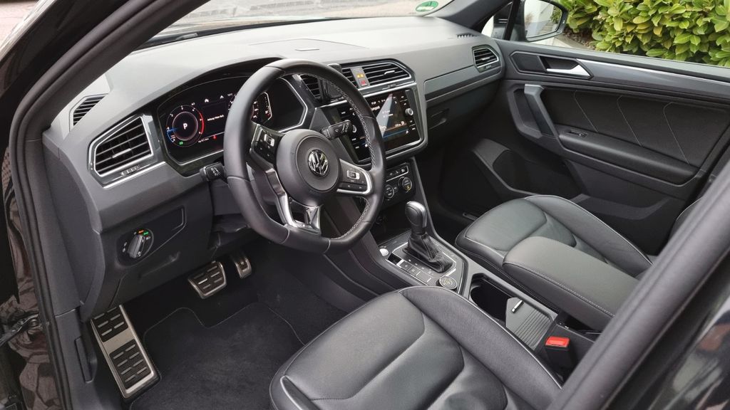 Volkswagen Tiguan Highline 2xR-Line Black Style photo 9