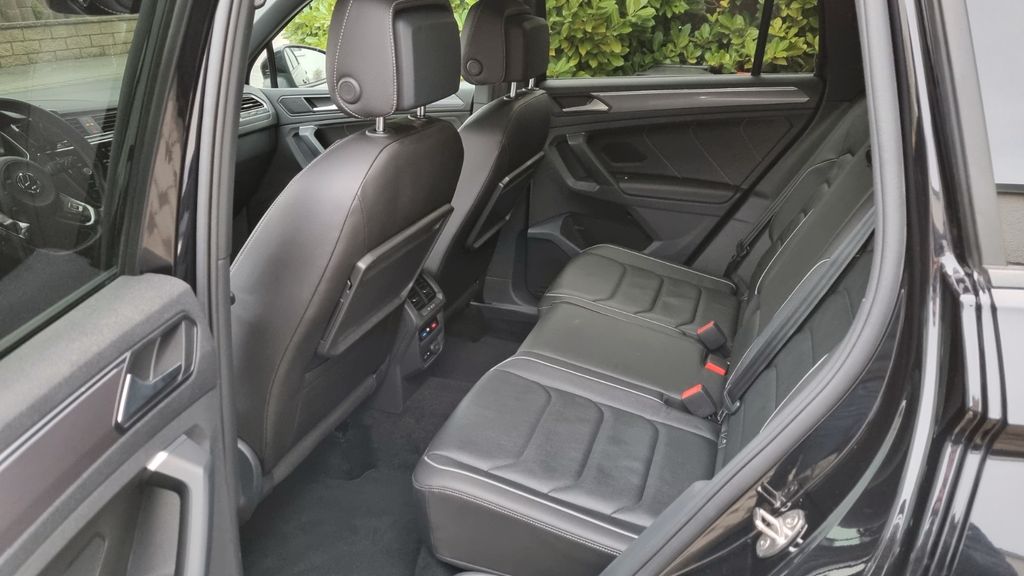 Volkswagen Tiguan Highline 2xR-Line Black Style photo 11