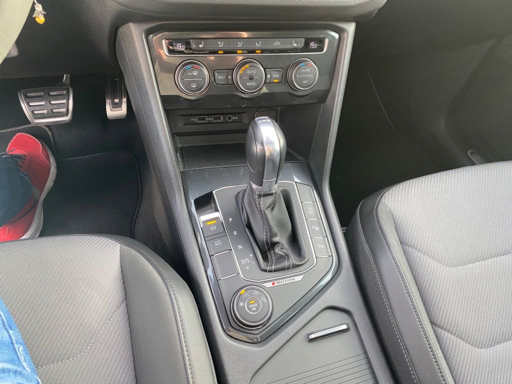 Volkswagen Tiguan Highline TDI DSG 4M R-Line photo 10