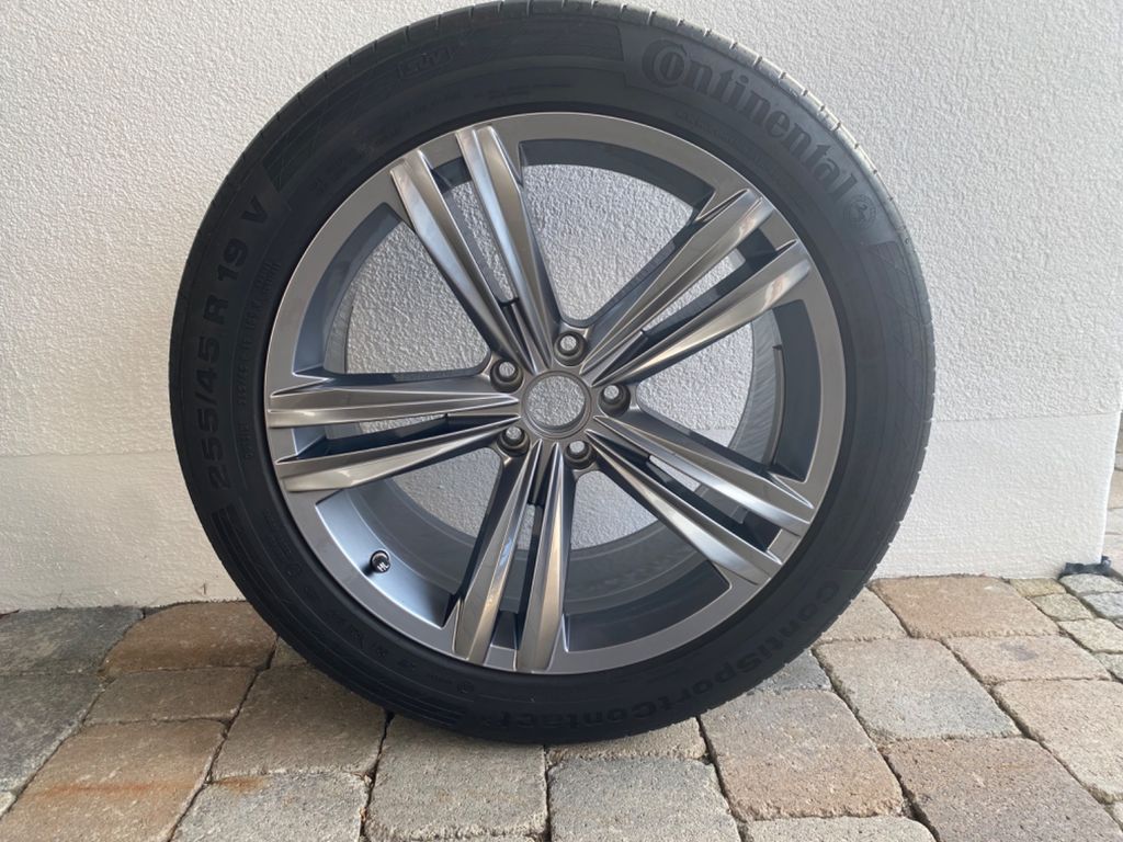 Volkswagen Tiguan Highline TDI DSG 4M R-Line photo 18