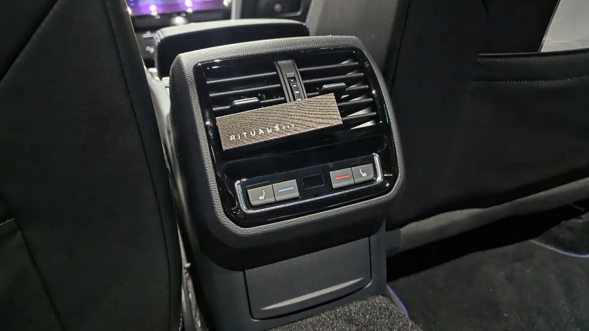 Volkswagen Arteon SB 2,0 TSI 4Motion R DSG photo 19