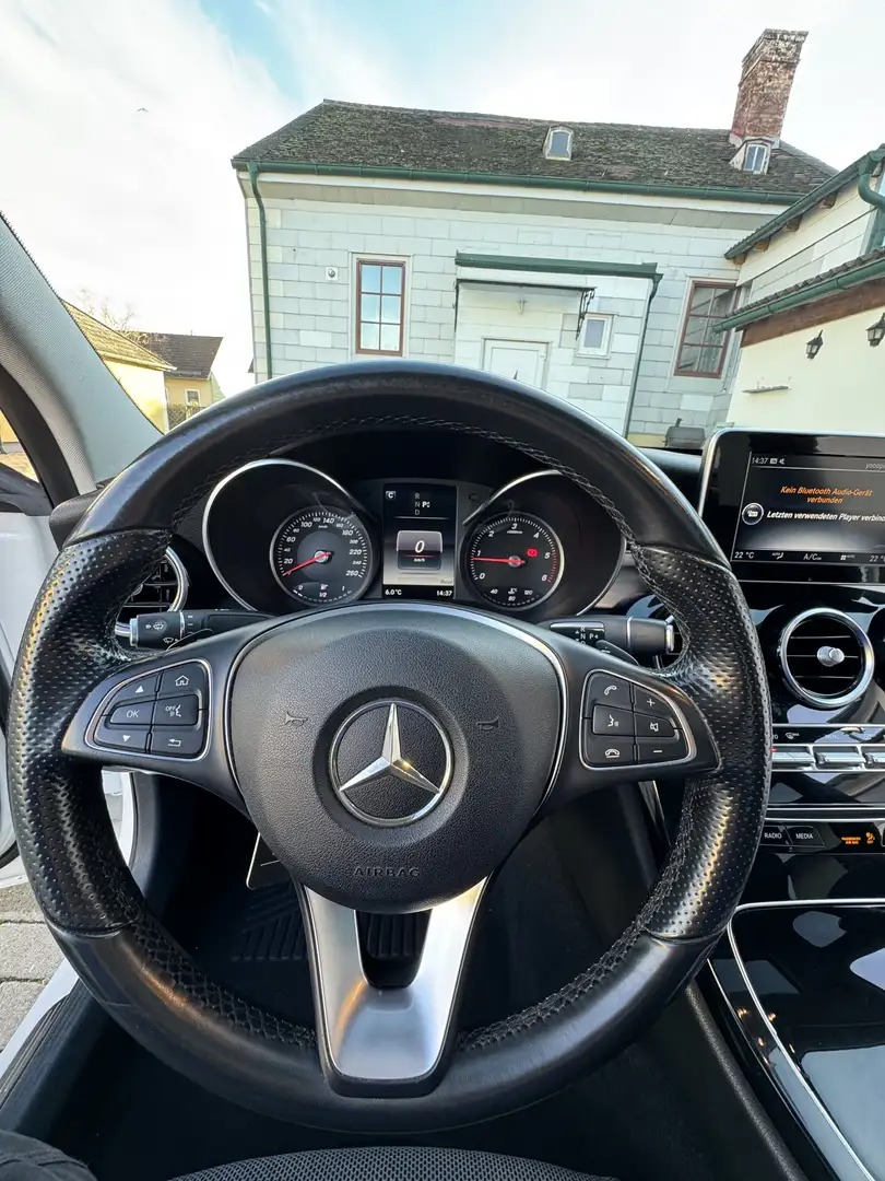 Mercedes-Benz C 220 d 4MATIC AMG Line photo 9
