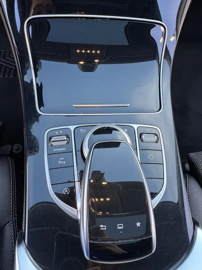 Mercedes-Benz C 220 d 4MATIC AMG Line photo 11