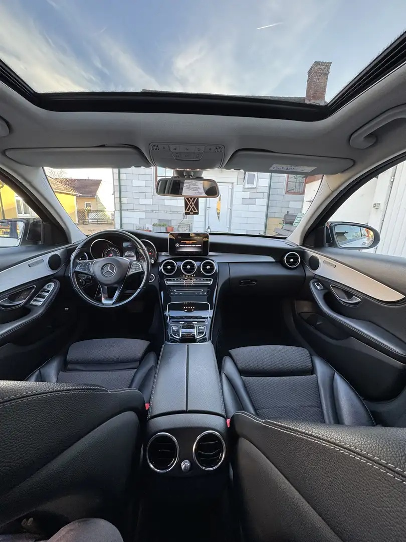Mercedes-Benz C 220 d 4MATIC AMG Line photo 12