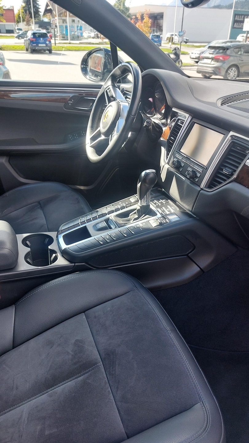 Porsche Macan S 3.0 photo 14