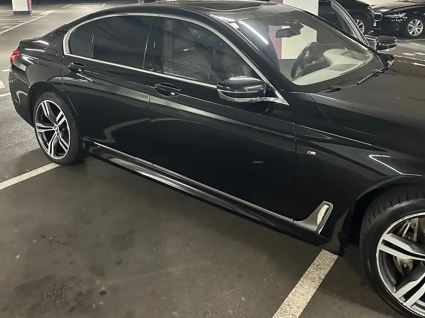 BMW 750 d xDrive M Paket photo 11