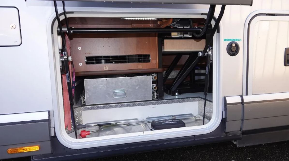 Carthago Chic E-Line I51 Linerclass Fiat Ducato photo 9