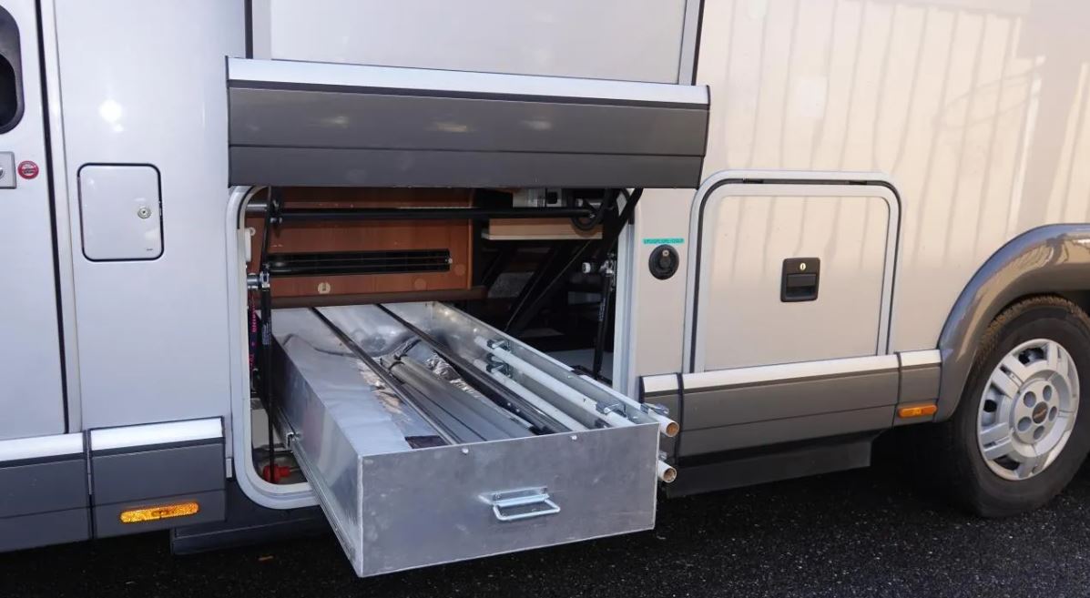 Carthago Chic E-Line I51 Linerclass Fiat Ducato photo 10