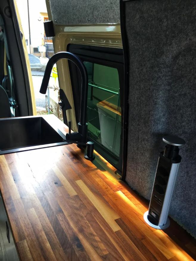 Mercedes-Benz Sprinter 9G-Tronic Premium 4x4 Van photo 14