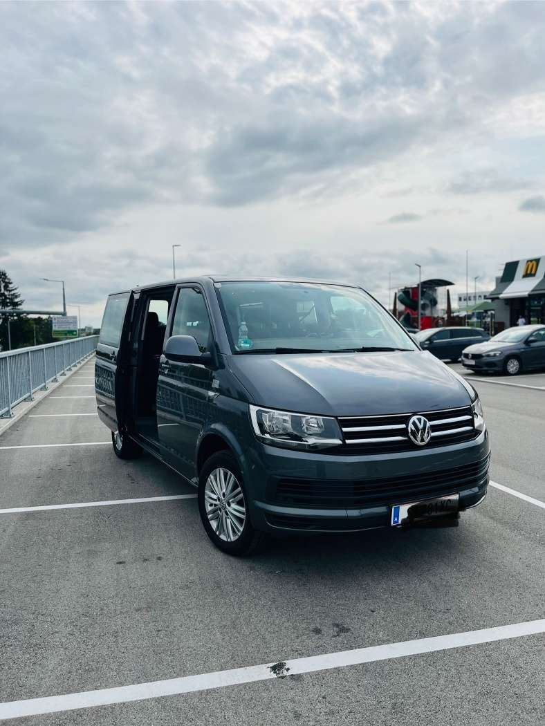 Volkswagen Caravelle Family 2.0 photo 2