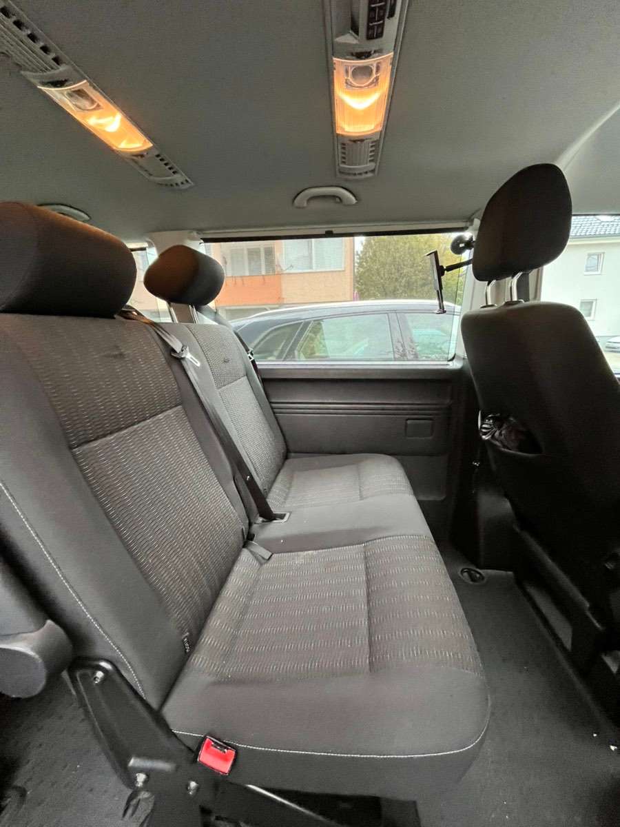 Volkswagen Caravelle Family 2.0 photo 9