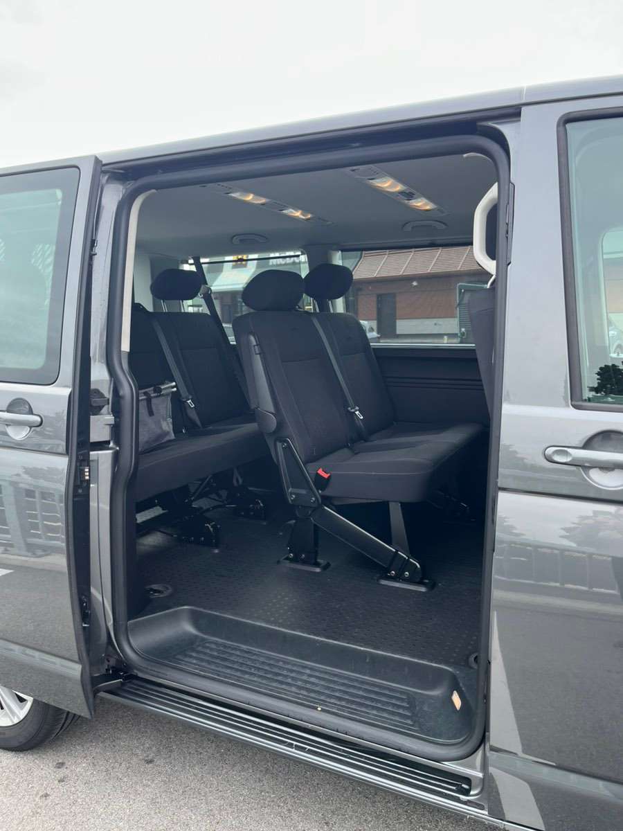 Volkswagen Caravelle Family 2.0 photo 10