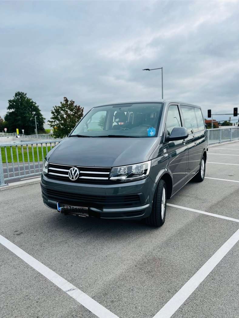 Volkswagen Caravelle Family 2.0 photo 11