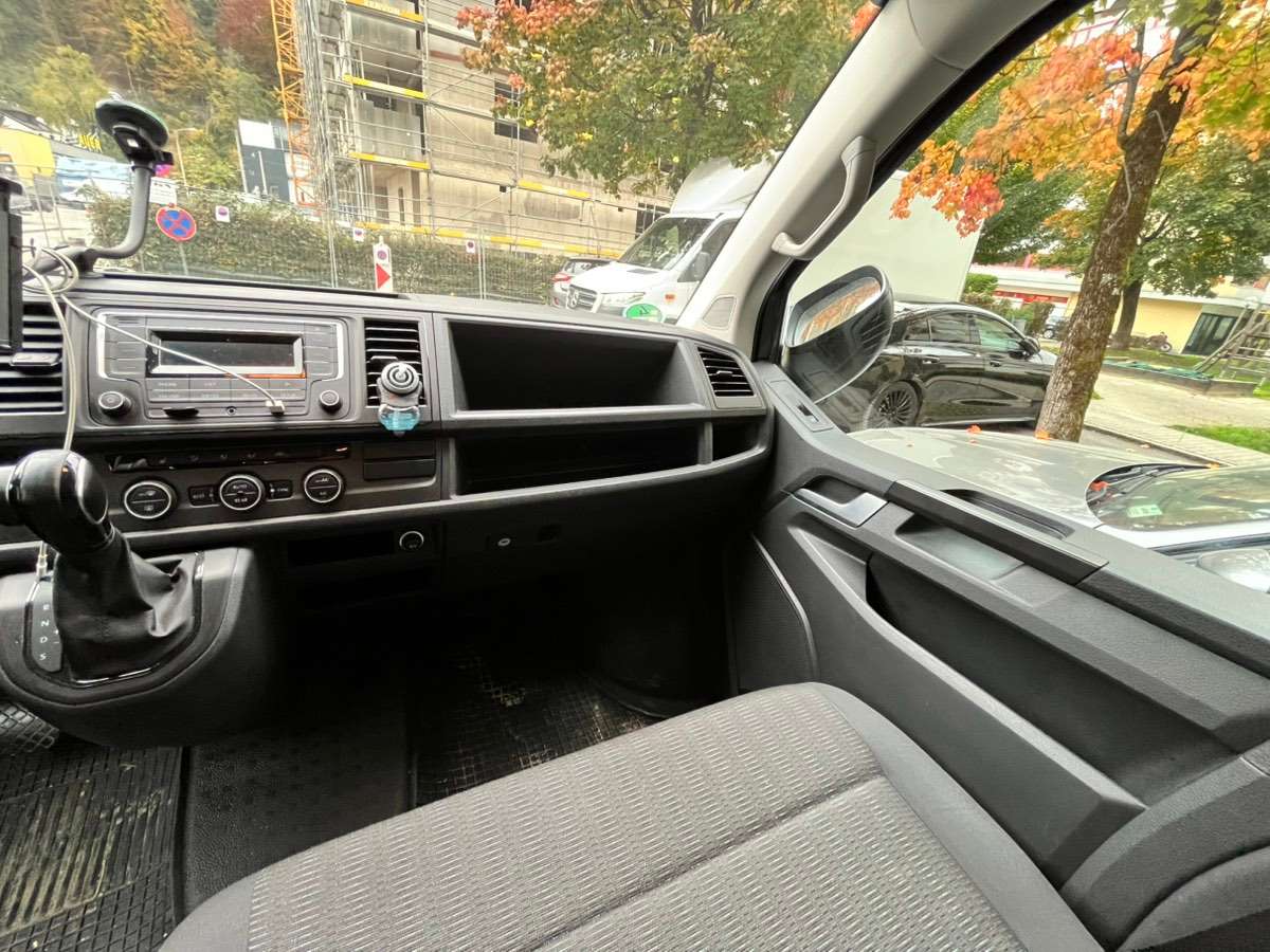 Volkswagen Caravelle Family 2.0 photo 12
