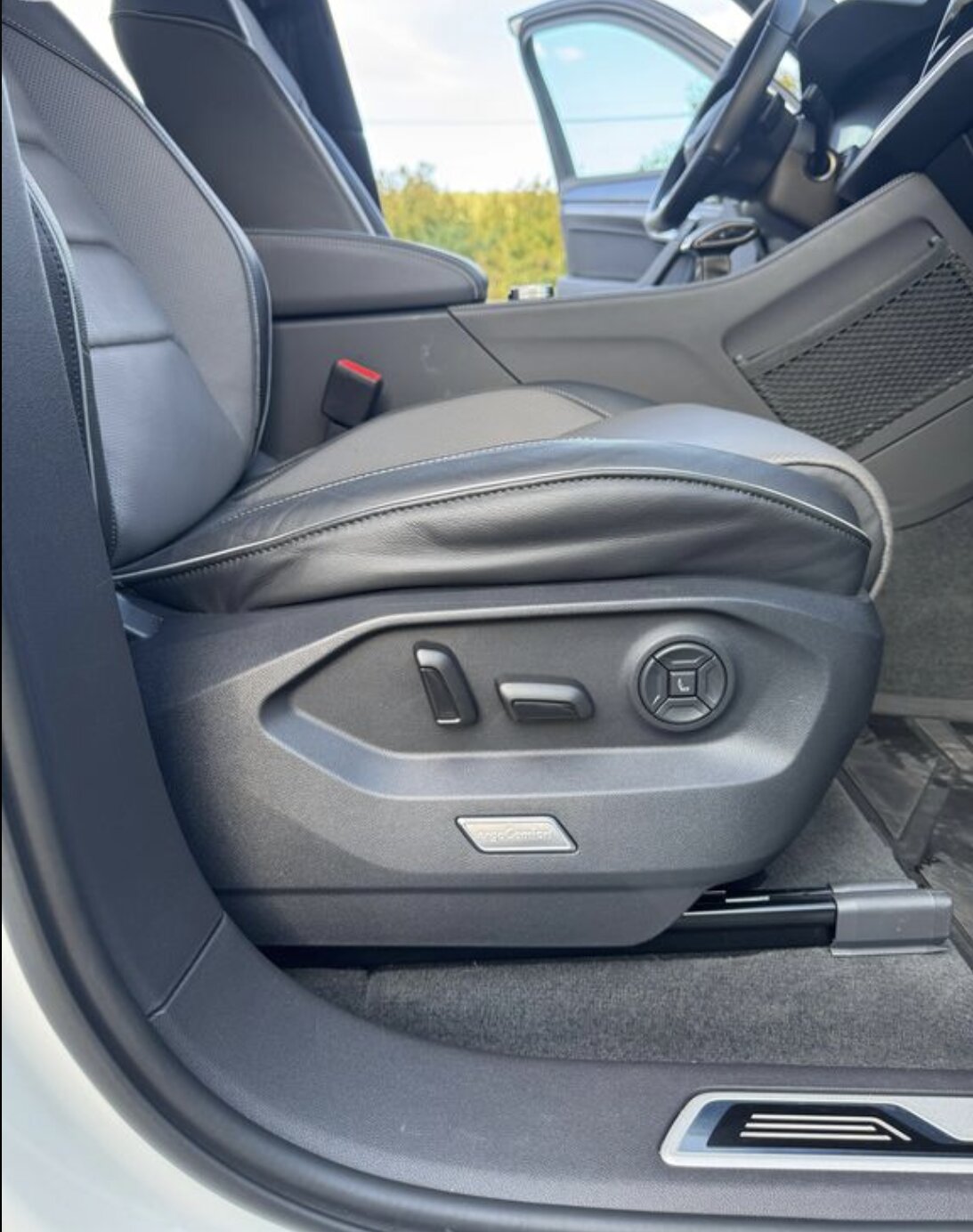 Volkswagen Touareg photo 16