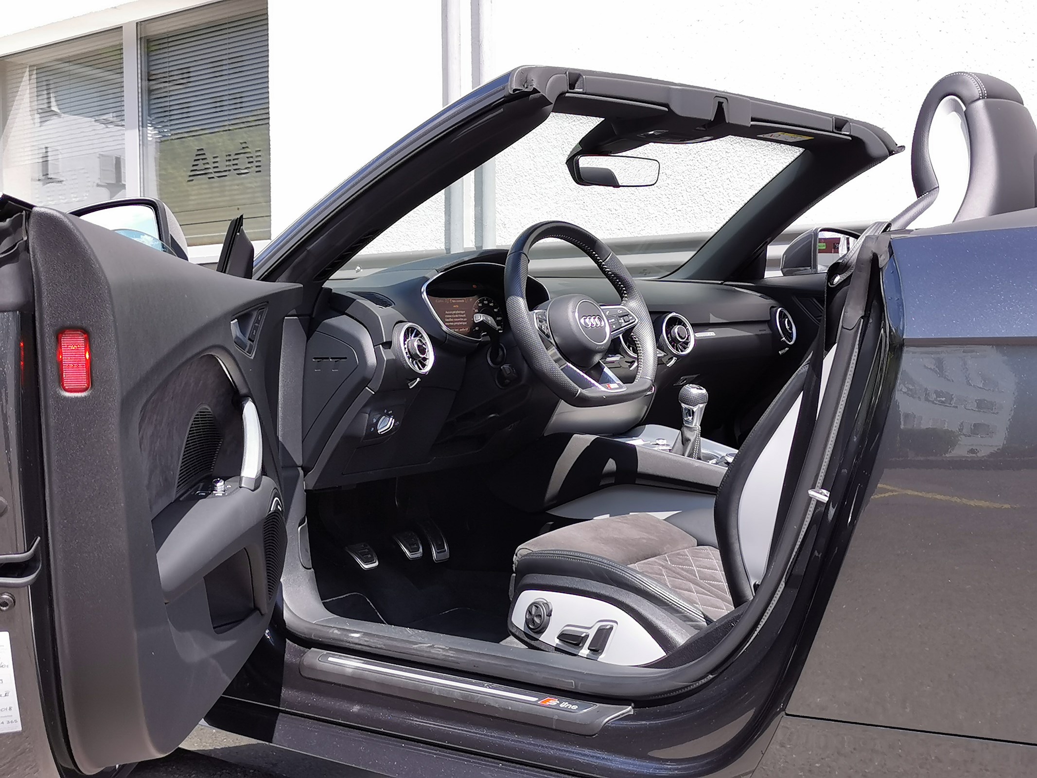 AUDI TT Roadster 2.0 TFSI photo 7