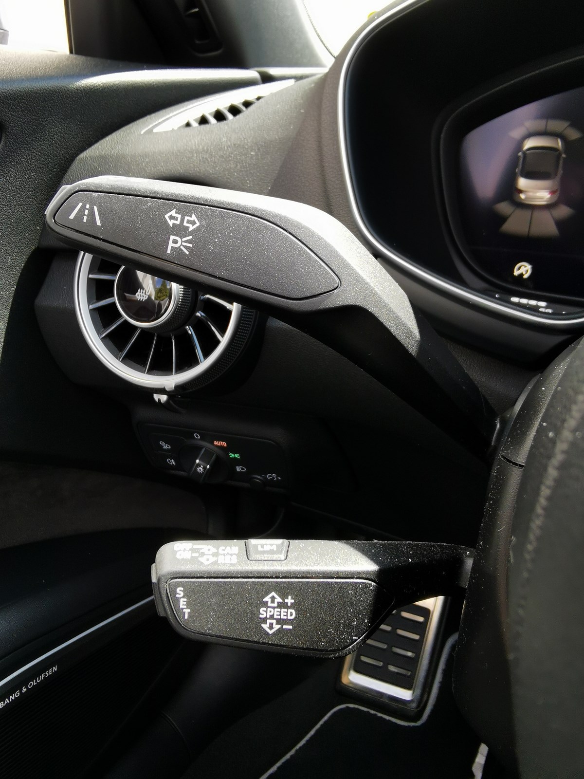 AUDI TT Roadster 2.0 TFSI photo 11