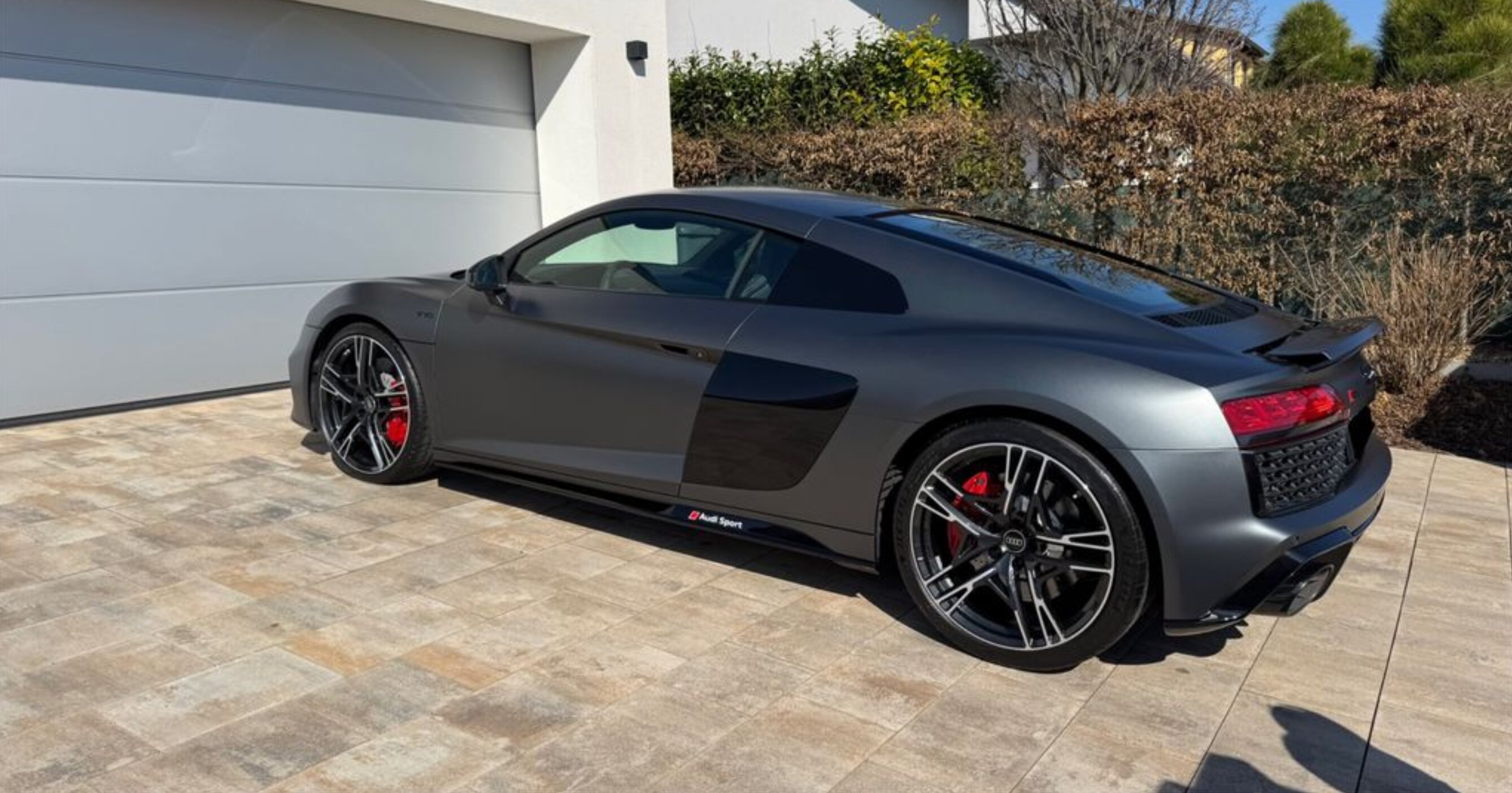 Audi R8 photo 8