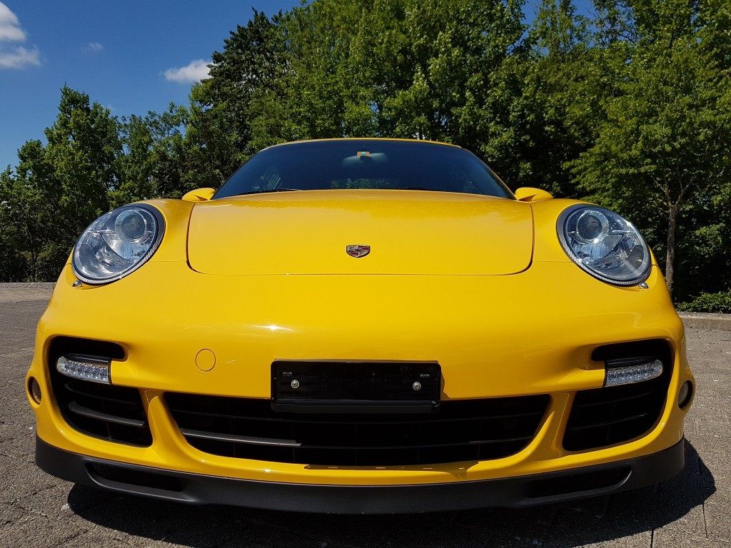 Porsche 911 Turbo photo 2