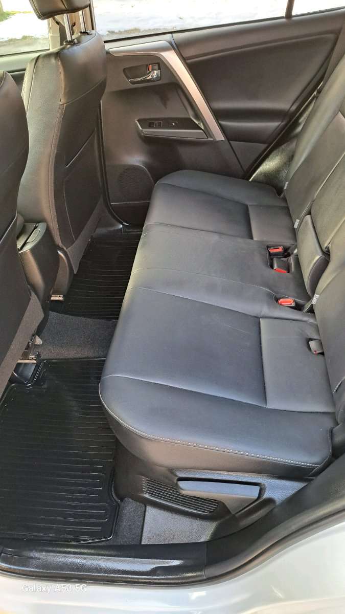 Toyota RAV4 photo 12