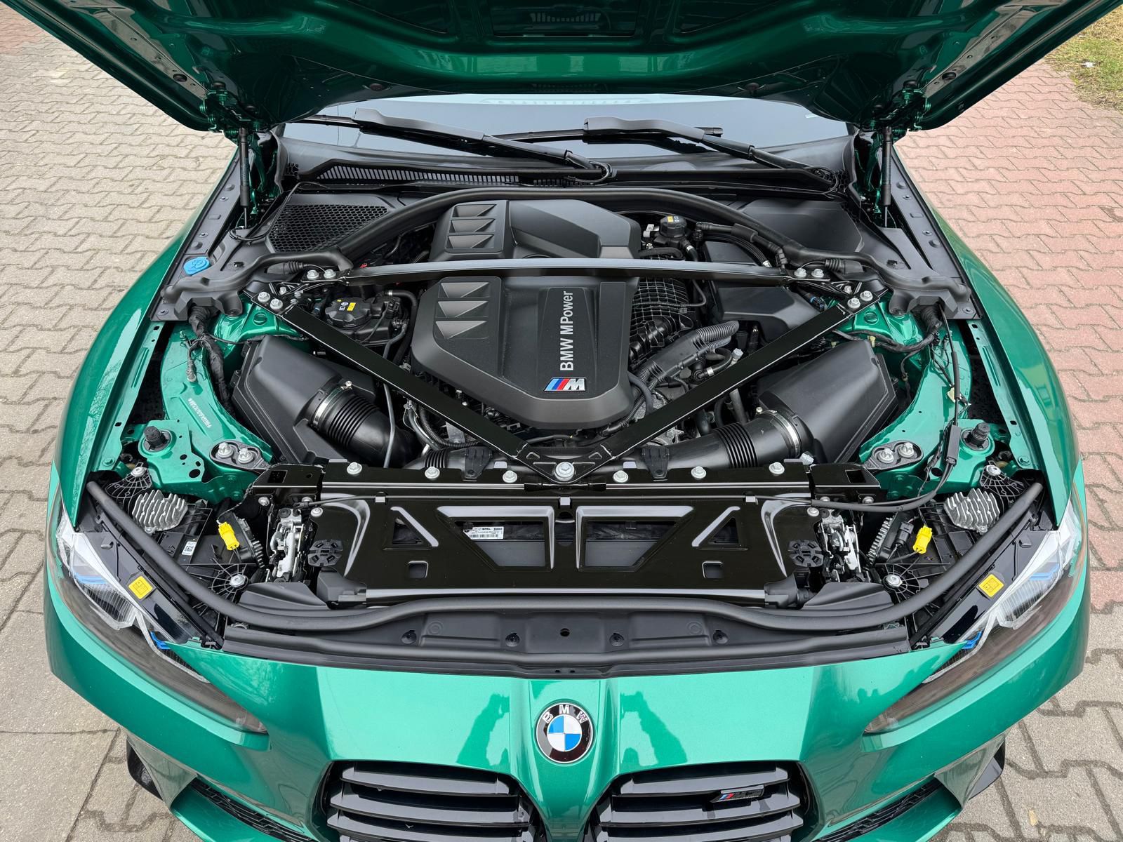 BMW M3 xDrive photo 9