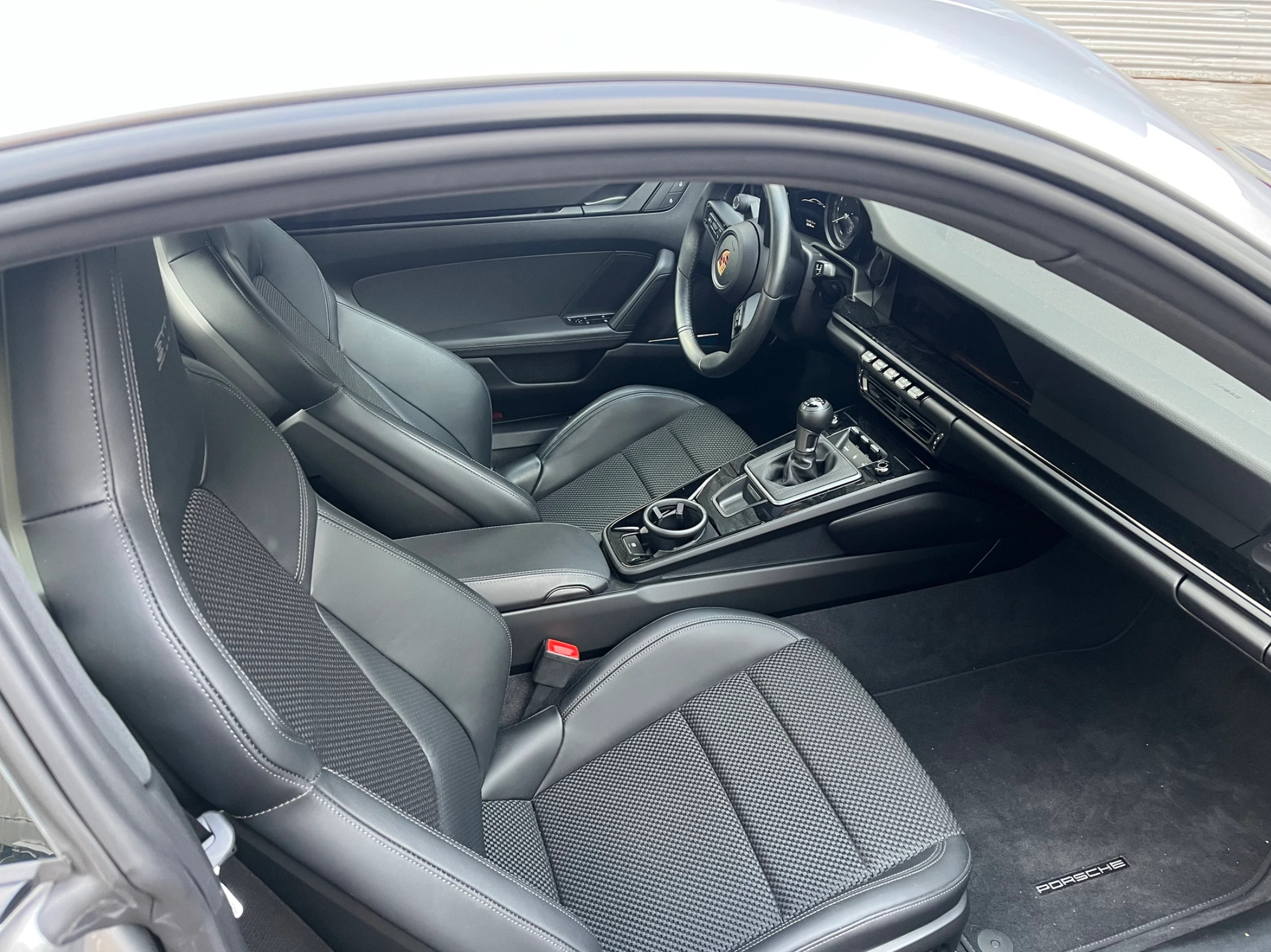 Porsche 911 Carrera T photo 6