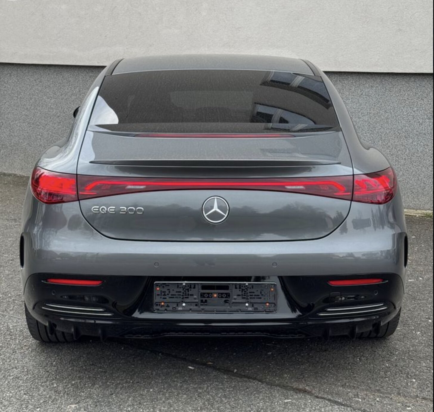 Mercedes-Benz EQE 300 photo 6