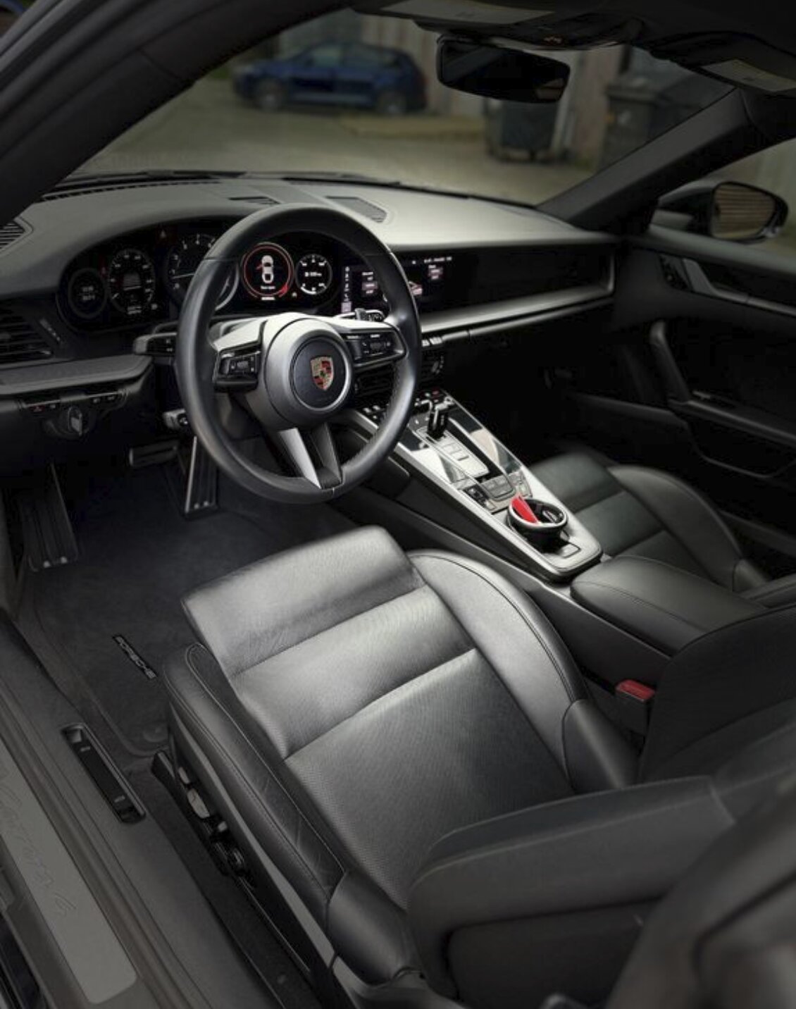 Porsche 911 Carrera 4 photo 10