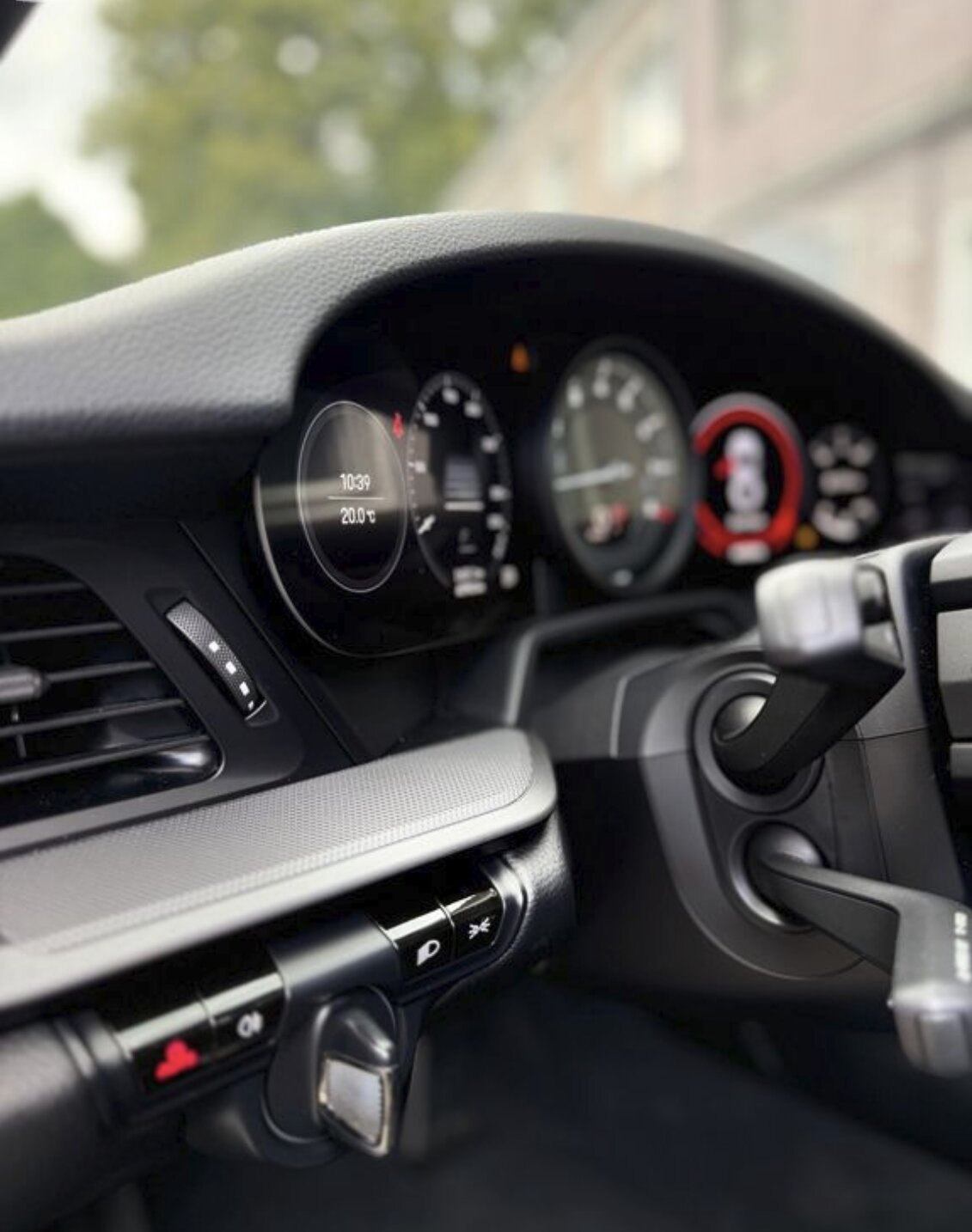 Porsche 911 Carrera 4 photo 12